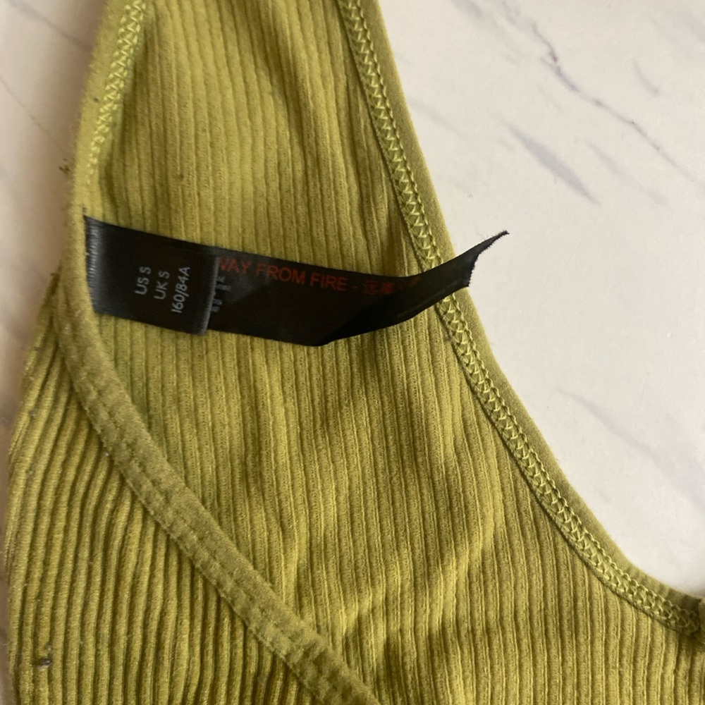 lime green tank top